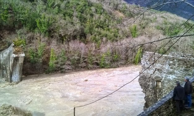 Αναστηλώνεται το ιστορικό γεφύρι της Πλάκας