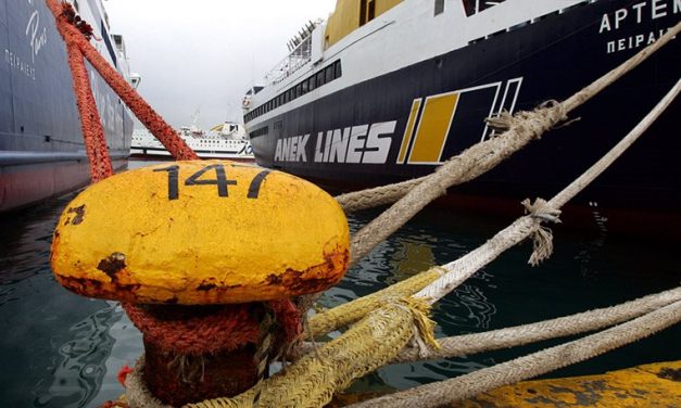 Δεμένα τα πλοία την Πρωτομαγιά