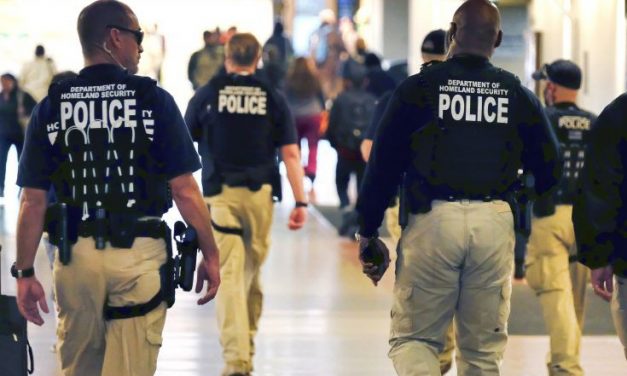 Λος Άντζελες -Ταϊβάν με όπλο στην τσάντα