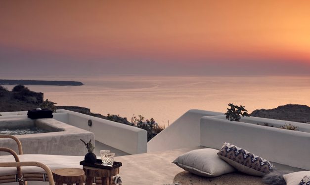 Ανοίγει την Δευτέρα το Santo Maris Oia Luxury Suites & Spa