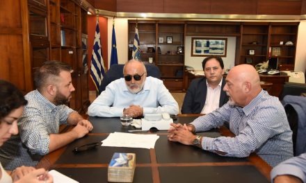Συνάντηση με το βουλευτή ΣΥΡΙΖΑ Μαγνησίας Αλέξανδρο Μεϊκόπουλο και τον πρόεδρο του Οργανισμού Λιμένα Βόλου Θρασύβουλο Σταυριδόπουλο