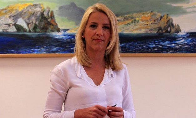 Ρένα Δούρου: Χρειαζόμαστε ένα νέο μοντέλο δίκαιης ανάπτυξης στη βάση ενός νέου επιχειρείν