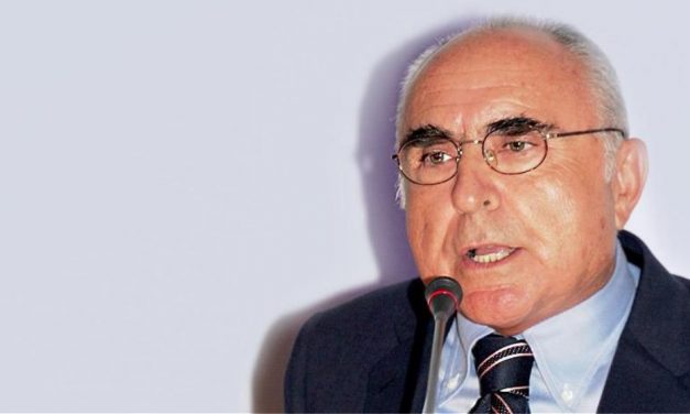 Ο Θεόδωρος Βασιλάκης, ιδρυτής και πρόεδρος της AEGEAN έφυγε από τη ζωή,  17 Μαΐου 2018, σε ηλικία 78 ετών.