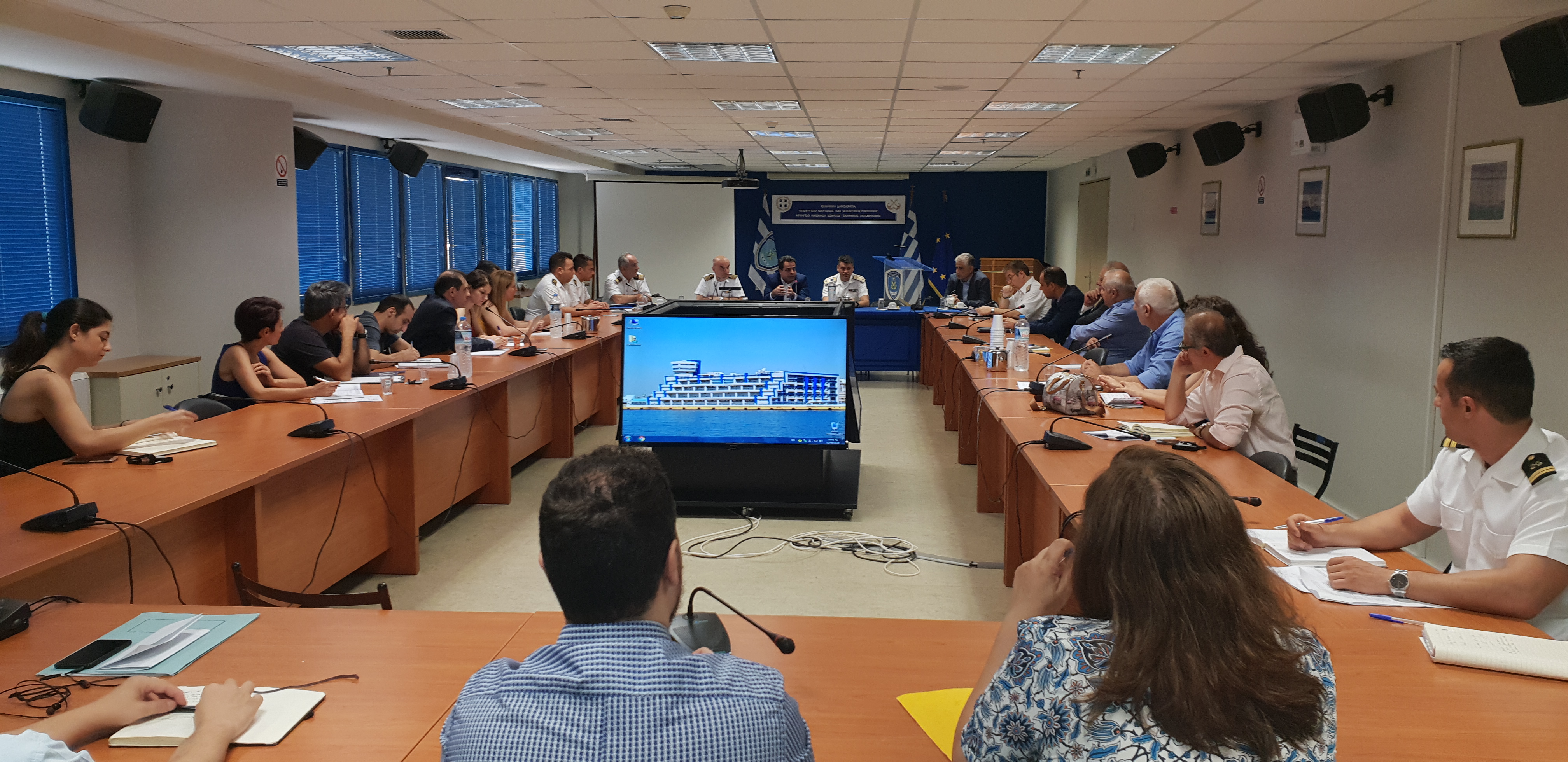 Σύσκεψη με εκπροσώπους ακτοπλοϊκών εταιρειών για το πληροφοριακό σύστημα που θα υποστηρίξει το Μεταφορικό Ισοδύναμο -Υφυπουργός  Νεκτάριος Σαντορινιός