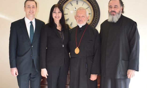 Συνάντηση της Υπουργού Τουρισμού Έλενας Κουντουρά με το Σεβασμιότατο Μητροπολίτη Τορόντο κ. Σωτήριο