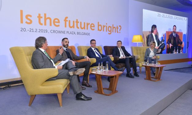 Την επιτυχημένη στρατηγική εξωστρέφειας του ελληνικού τουρισμού που προσέλκυσε περισσότερα από 400 μεγάλα επενδυτικά σχέδια την τετραετία 2015-2018 παρουσίασε ο Γ.Γ. Τουριστικής Πολιτικής & Ανάπτυξης, Γιώργος Τζιάλλας, στο Adria Tourism Forum στο Βελιγράδι