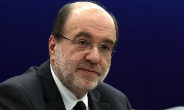 Αλεξιάδης: Κανείς δε μιλά για την είδηση της ημέρας, ότι δηλαδή οι εισφορές του ΕΦΚΑ μειώνονται