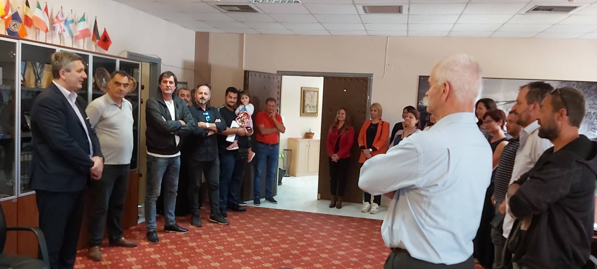 Στην μάχη για μία καθαρή Άρτα μπαίνουν από σήμερα 15 νέοι υπάλληλοι.  Στα σκαριά και η απόκτηση νέου στόλου οχημάτων καθαριότητας.