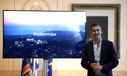 Ο Δήμος Αθηναίων φωταγωγεί εορταστικά την πόλη όσο  ποτέ στο παρελθόν Και με το πρόγραμμα «Υιοθέτησε την πόλη σου»