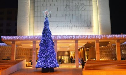 Hilton Αθηνών: Εορταστικά μενού και υπηρεσίες σπα για τα Χριστούγεννα