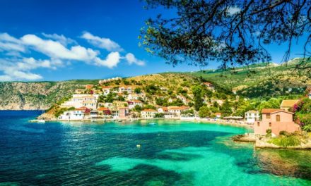 Διακοπές στην Ελλάδα αντί για την Τουρκία και την Ισπανία