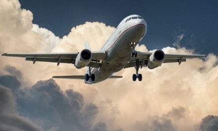 EASA: Εξαιρετικά χαμηλός ο κίνδυνος μετάδοσης του κορωνοϊού στις πτήσεις