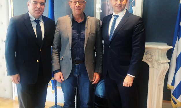 ΜΑΝΟΣ ΚΟΝΣΟΛΑΣ: «Θα στηρίξουμε τη Σάμο για να αμβλυνθούν οι συνέπειες του μεταναστευτικού στον τουρισμό του νησιού»