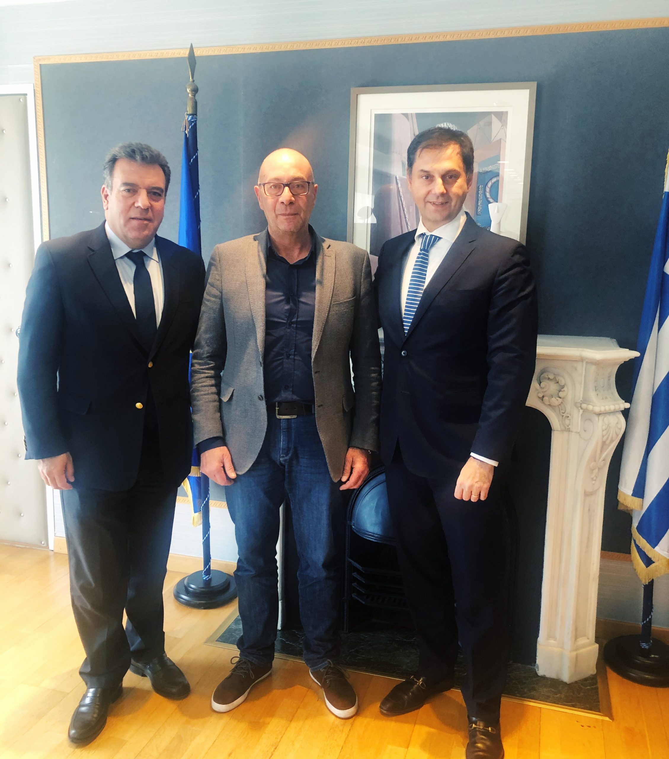 ΜΑΝΟΣ ΚΟΝΣΟΛΑΣ: «Θα στηρίξουμε τη Σάμο για να αμβλυνθούν οι συνέπειες του μεταναστευτικού στον τουρισμό του νησιού»