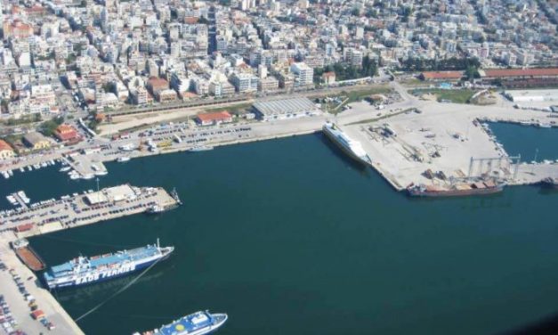 Σε ισχύ παραμένει το απαγορευτικό απόπλου από Πειραιά, Ραφήνα και Λαύριο