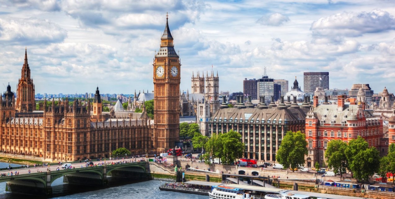 Μόλις ένας στους 10 Βρετανούς νιώθει σιγουριά να κάνει διακοπές στο εξωτερικό το 2021