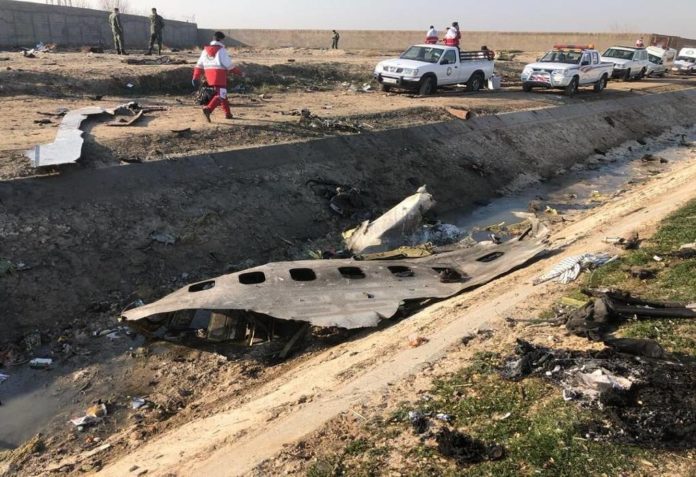 Ιράν – Boeing 737: Βρέθηκαν και τα δύο μαύρα κουτιά – Απέσυραν οι Ουκρανοί τις αρχικές εκτιμήσεις περί βλάβης