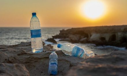 Αναβάλλεται η εκδήλωση για την καμπάνια «Plastic Free Santorini»