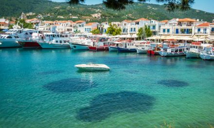 H Ελλάδα είναι έτοιμη για θερινό τουρισμό, γράφει η μεγαλύτερης κυκλοφορίας εφημερίδα Kronen Zeitung
