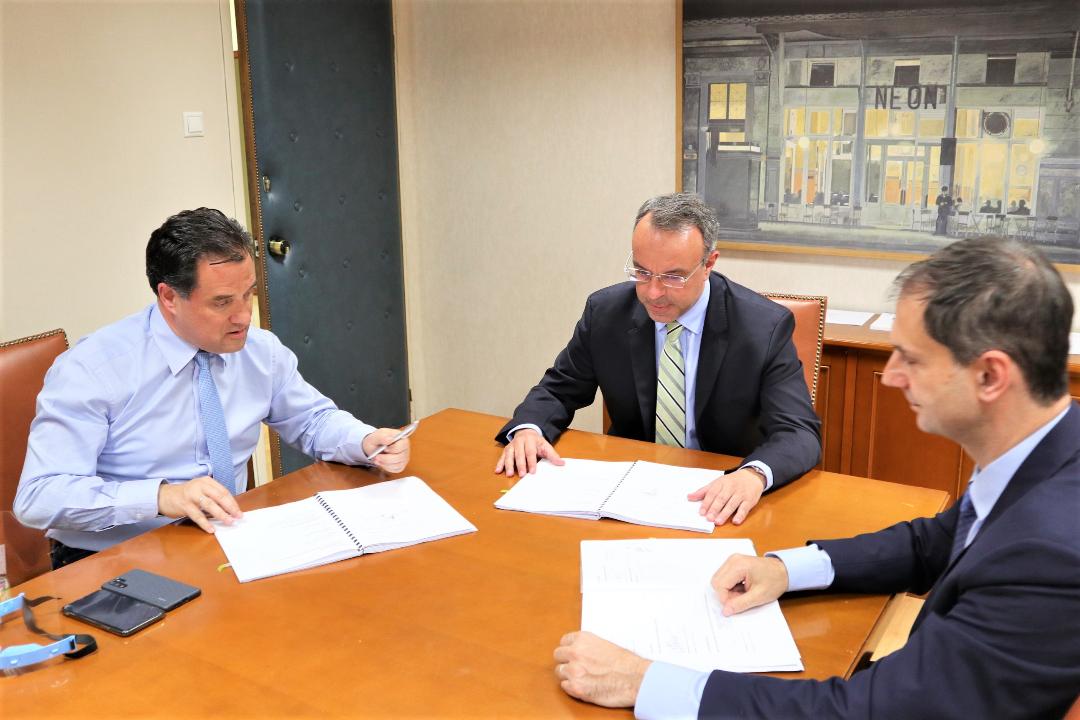 Υπογραφή της σύμβασης παραχώρησης για τη μαρίνα Αλίμου