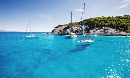 Οι Έλληνες μπορούν φέτος να επιλέξουν της διακοπές τους μέσα από τα yachting. ΚΑΡΑΧΡΗΣΤΟΣ ΓΙΩΡΓΟΣ
