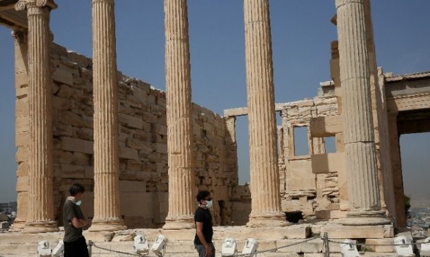 Η λάμψη της Ακρόπολης γοήτευσε τα Διεθνή ΜΜΕ