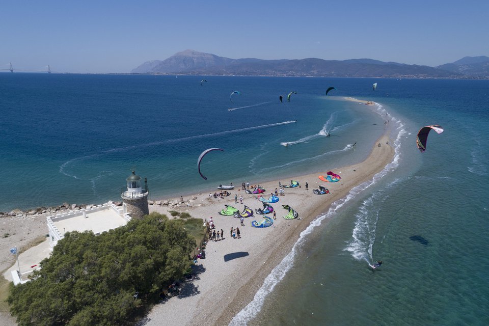 H Ελλάδα χωρίζεται σε ζώνες επικινδυνότητας για τον τουρισμό .
