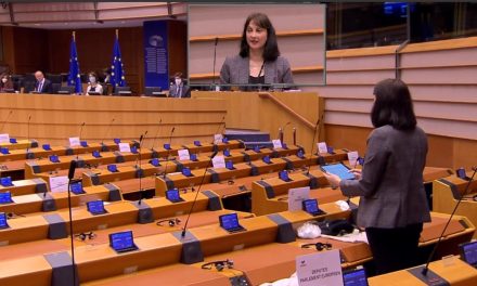 Παρέμβαση της Έλενας Κουντουρά στην Ολομέλεια του Ευρωπαϊκού Κοινοβουλίου – Ζήτησε την επείγουσα οικονομική στήριξη του τουρισμού στην ΕΕ