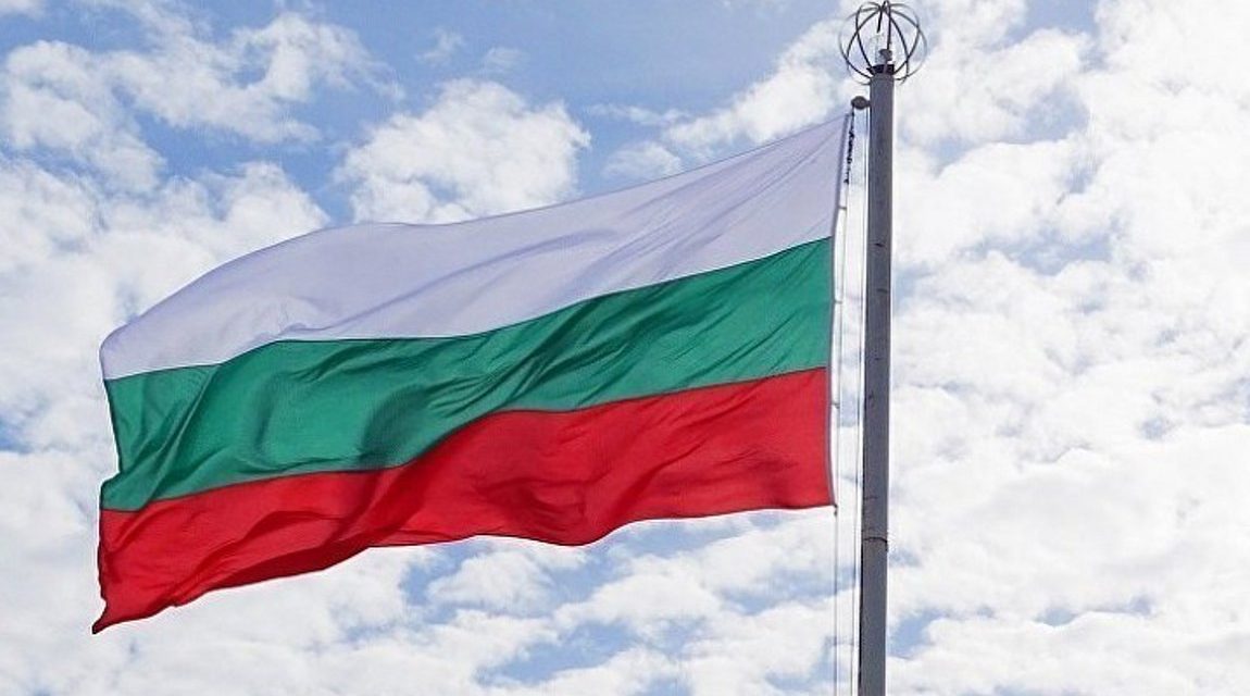 Βουλγαρία: Aκύρωση τσάρτερ και νέα μέτρα λόγω έξαρσης της πανδημίας