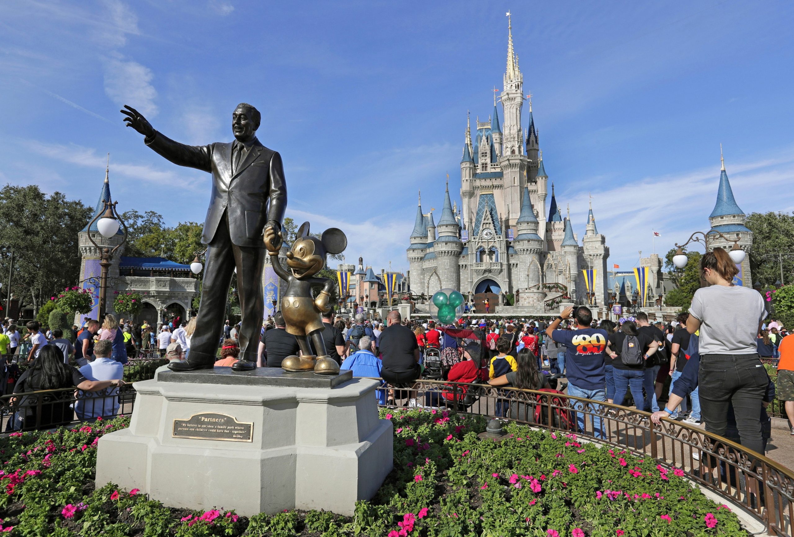 Ανοίγει ξανά το Disney World στη Φλόριντα