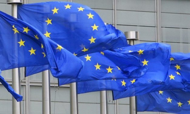 Δεν αρκεί ο εμβολιασμός για ελεύθερη κυκλοφορία εντός της ΕΕ