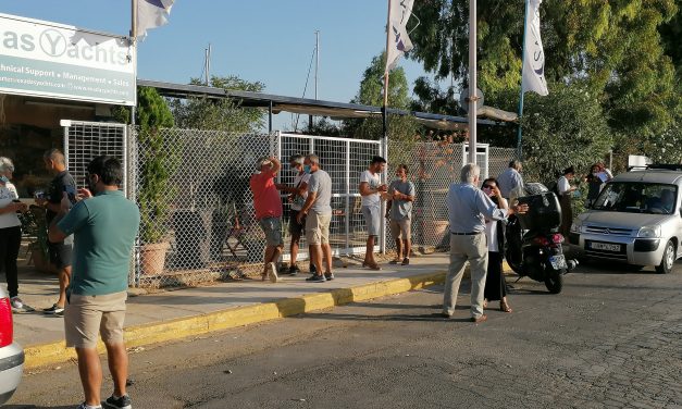ΚΑΤΩ ΤΑ ΧΕΡΙΑ ΑΠΟ ΤΟΥΣ ΕΠΑΓΓΕΛΜΑΤΙΕΣ ΤΟΥ ΓΙΩΤΙΝΓΚ ΠΕΤΑΝΕ ΕΞΩ ΜΕ ΜΠΟΥΛΤΟΖΕΣ ΑΠΟ ΤΗΝ ΜΑΡΙΝΑ ΑΛΙΜΟΥ
