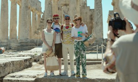 «On sourit pour la photo»: Η γαλλική ταινία που υμνεί το ελληνικό καλοκαίρι – Τα γυρίσματα πραγματοποιήθηκαν με την υποστήριξη του ΕΟΤ σε Αττική και Αίγινα