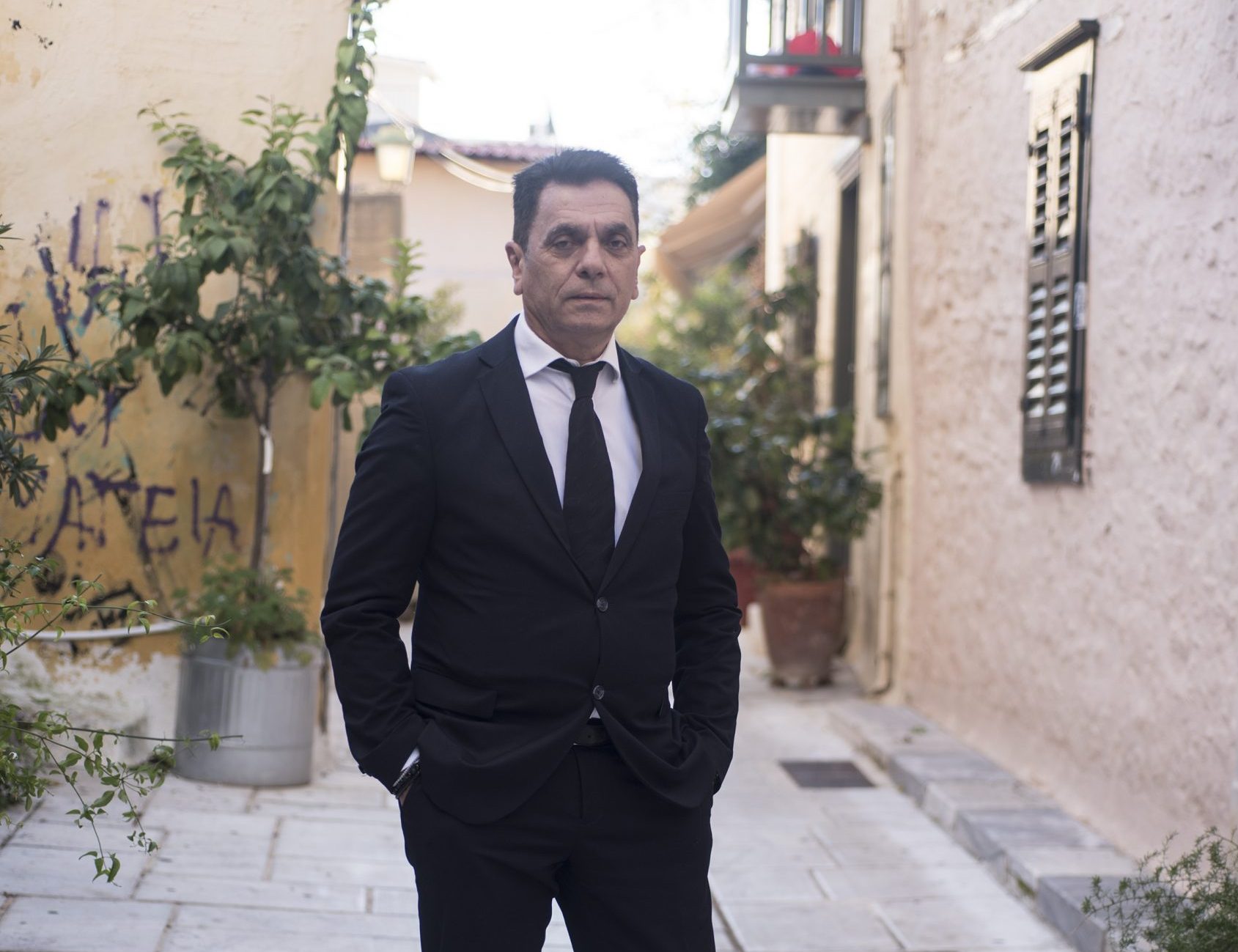 ΚΑΡΑΧΡΗΣΤΟΣ ΓΙΩΡΓΟΣ: Η ΚΡΙΣΗ ΠΟΥ ΠΕΡΝΑΜΕ ΜΠΟΡΕΙ ΝΑ ΜΑΣ ΚΑΝΕΙ ΣΟΦΟΤΕΡΟΥΣ ΚΑΙ ΝΑ ΕΞΕΛΙΧΘΕΙ ΣΕ ΕΥΚΑΙΡΙΑ