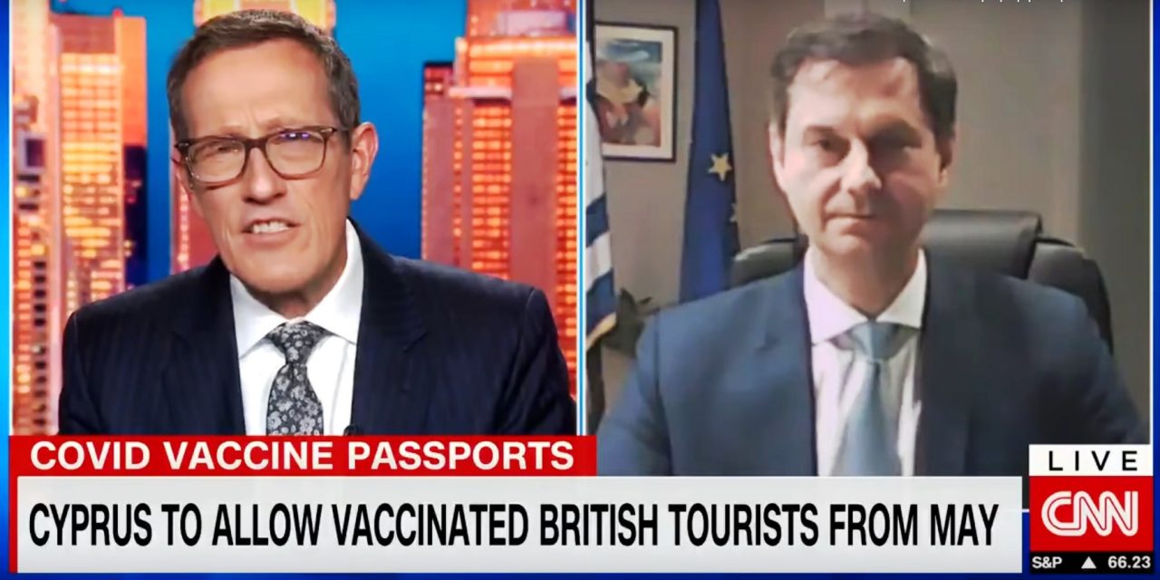 Θεοχάρης στο CNN: Κερδίζει έδαφος στην ΕΕ το πιστοποιητικό εμβολιασμού