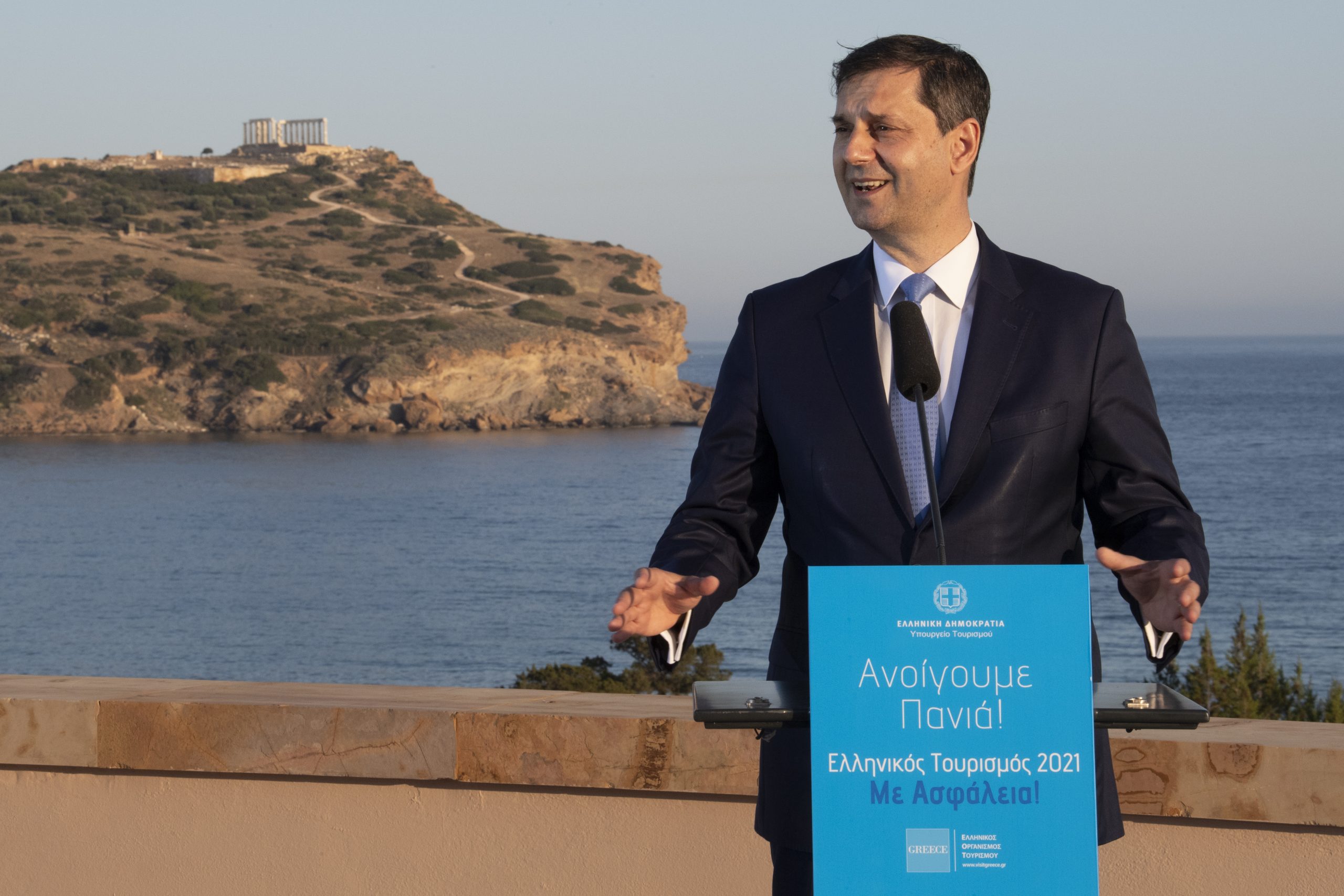 «Ανοίγουμε Πανιά»: Η συνέντευξη Θεοχάρη για την επανεκκίνηση του Ελληνικού Τουρισμού