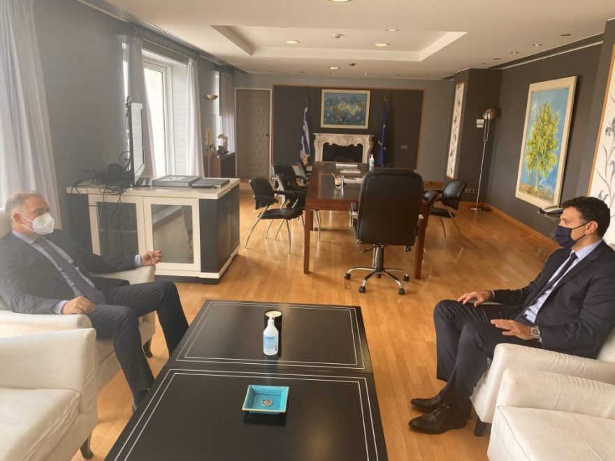 Συνάντηση Κικίλια – Βασιλικού για τις προτεραιότητες στον ξενοδοχειακό κλάδο