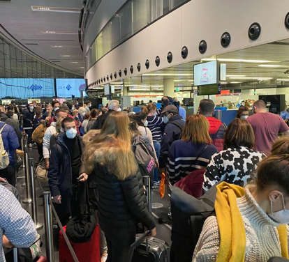 Αυξημένη κίνηση στο αεροδρόμιο της Βιέννης λίγο πριν το καθολικό lockdown