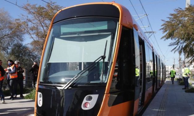 Από αύριο η εμπορική λειτουργία του τραμ προς Πειραιά
