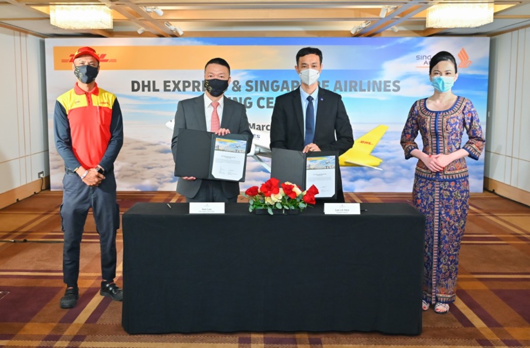 Η DHL και η SINGAPORE AIRLINES υπογράφουν συμφωνία για διεύρυνση της συνεργασίας τους
