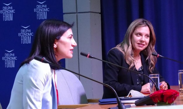 H Ολυμπία Αναστασοπούλου στο 7ο Οικονομικό Φόρουμ των Δελφών