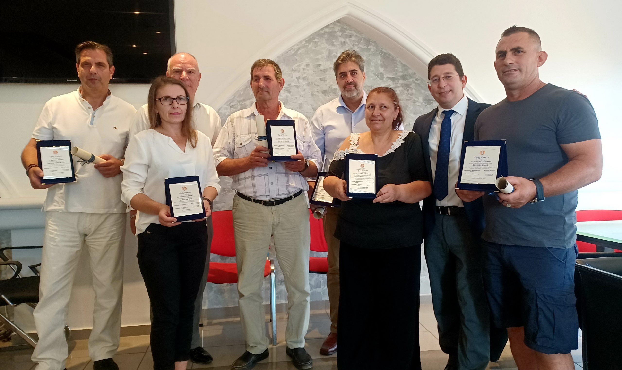 Οι εργαζόμενοι είναι η ψυχή των ξενοδοχείων | Βραβεύθηκαν 7 πρόσωπα από την Ε.Ξ.Ρ