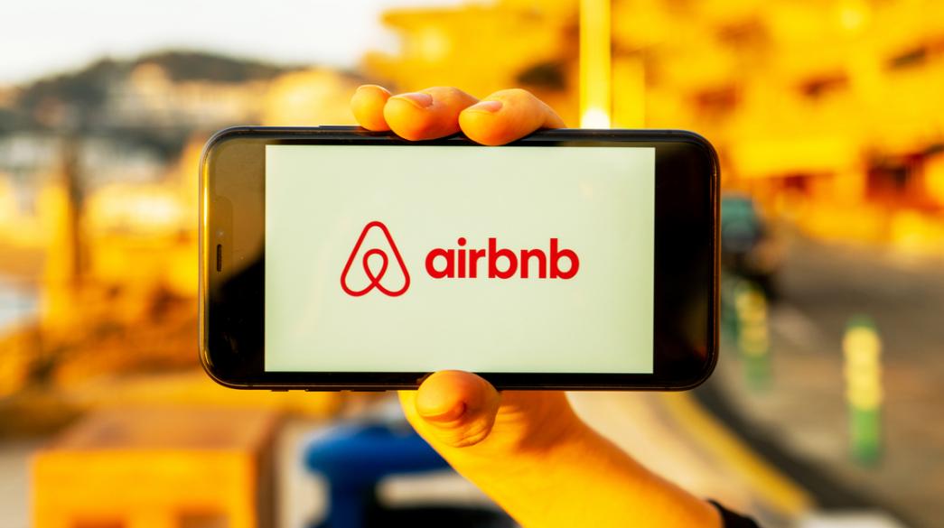 Airbnb: Ιστορικό ρεκόρ κρατήσεων και εσόδων το β’ τρίμηνο του ’22