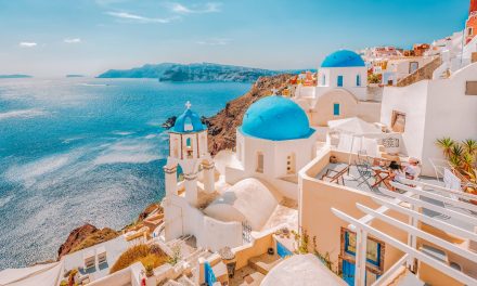 Guardian: Η Ελλάδα ως τουριστικός προορισμός 12 μήνες τον χρόνο