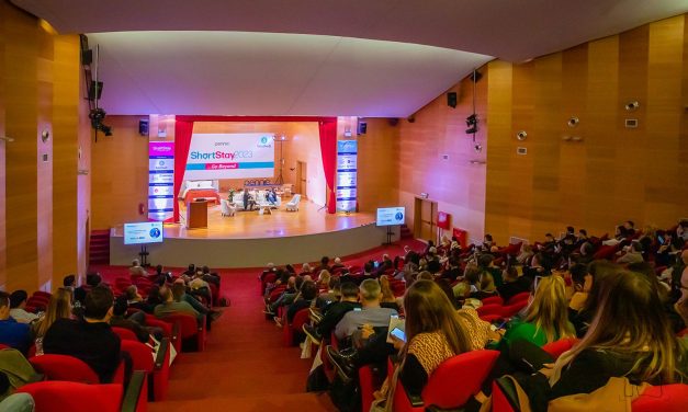 Το διήμερο 18 και 19 Φεβρουαρίου, η «καρδιά» της βραχυχρόνιας μίσθωσης και των βιλών χτυπούσε στο <strong>ShortStay Conference 2023</strong>.