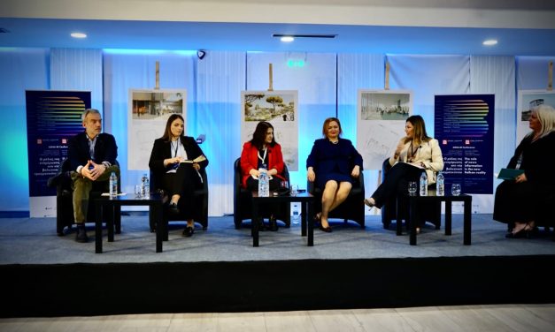 <strong>Σοφία Ζαχαράκη: “Με κινητήριο δύναμη την φιλοξενία η Θεσσαλονίκη πρωταγωνιστεί στα Βαλκάνια ως σταθερή γέφυρα σύνδεσης ανθρώπων, πολιτισμών και κρατών στην νέα εποχή.”</strong>