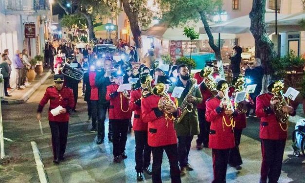 Μια ξεχωριστή πρόταση για την Μεγάλη Παρασκευή στα Κύθηρα είναι αυτή του Επιταφίου στης «Κυράς το χωριό», τον Ποταμό.