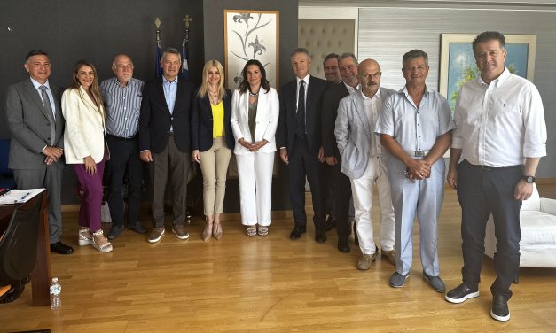 Η Υπουργός Τουρισμού κ. Όλγα Κεφαλογιάννη με την συμμετοχή της υφυπουργού κ. Έλενα Ράπτη πραγματοποίησε σήμερα στο γραφείο της σύσκεψη με το προεδρείο και τα μέλη της εισηγητικής επιτροπής του ΣΕΤΕ