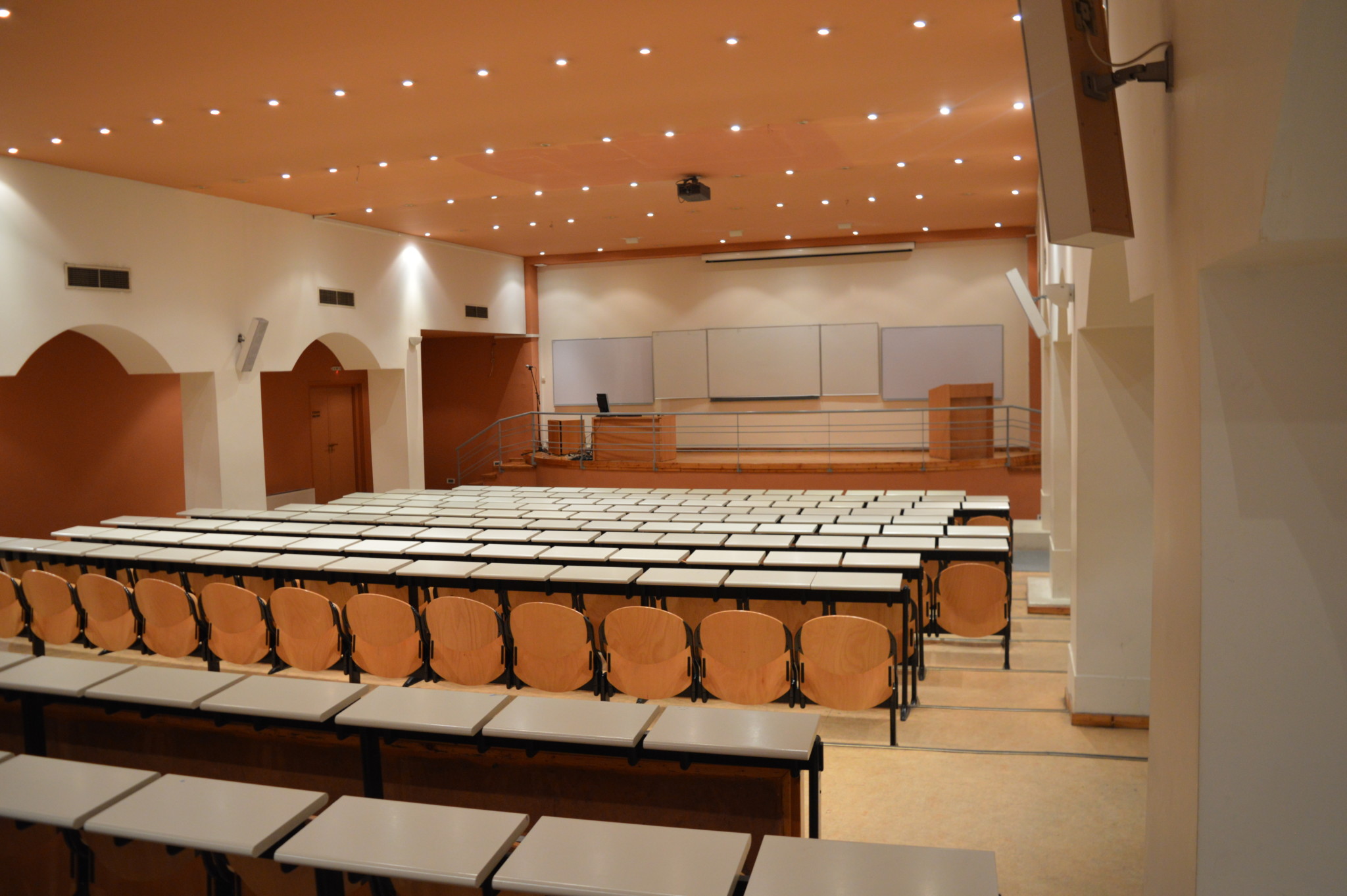 Ξεκινά η υλοποίηση Ταχύρρυθμου Προγράμματος Κατάρτισης στο Επάγγελμα του Ξεναγού στο Εθνικό και Καποδιστριακό Πανεπιστήμιο Αθηνών.