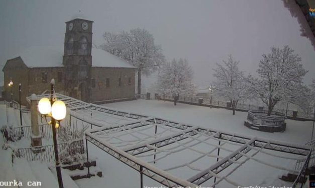 Στα λευκά «ντύθηκαν» περιοχές της βόρειας Ελλάδας